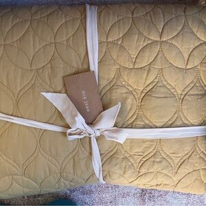 NWT West Elm Mid Century Circle Quilted Mustard Yellow Queen